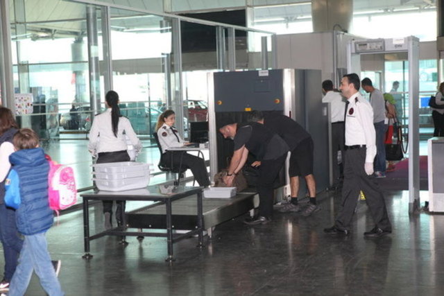 Yılmaz, gösteriden 4 milyon TL kazandığı yönündeki iddiaları sahneden bir kez daha yalanladı.