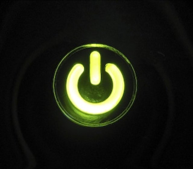 Cihazlar üzerindeki "stand by" ışıklarının 1 watt harcadığı kabul edilse yılda 8,7 kwh enerji tükettiği, "stand by" ışıkları açık beklemedeki 10 cihazın yılda 87 kwh enerji harcadığı...