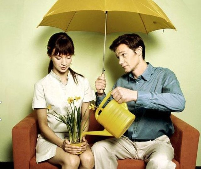 Çiçeklerinizi sabah ya da akşam saatlerinde sulayın...