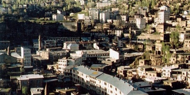 Oransal olarak kullanılan enerjinin yüzde 81'i konutun ısıtılmasında, yüzde 11'i banyo ve mutfakta, yüzde 8'i ise elektrikli aletlerde harcanmakta.