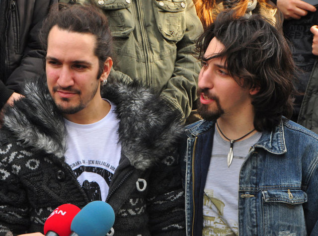 Tüm malvarlığımızı kaybettik. Babamın ise bu durumdan hiçbir zaman haberi olmadı…Maddi her şeyimiz elimizden gitsin, bir maneviyat olarak çok güçlüyüz.