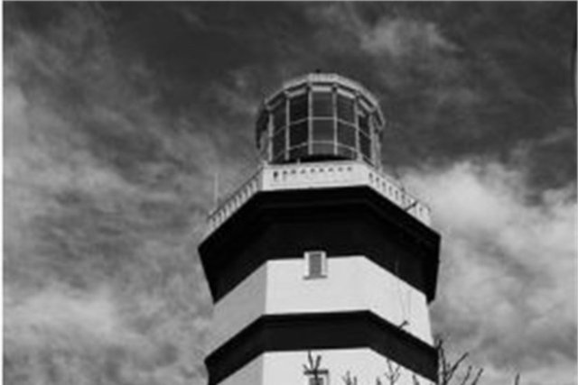 Şile - Ağva'ya giderken yolunuzun üstünde olan Şile'ye mutlaka uğramalısınız. Şile Deniz Feneri görülmesi gereken yerlerden. Deniz Feneri'nin arka tarafında küçük bir bahçe içinde restoran bulunmakta.