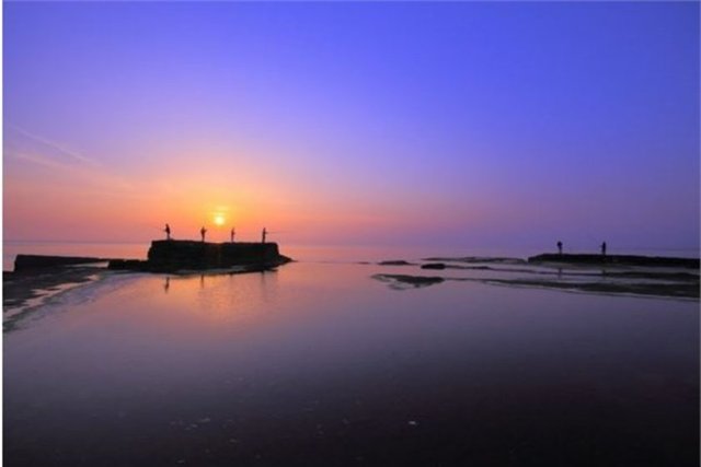 Kefken - Kerpe - Popülerliği gün geçtikçe artan Kerpe, ormanın içinde yer alması ve doğal oluşumlarıyla dikkat çeken bir yer. İstanbul'a en yakın tatil yerlerinden biri olan Kerpe ve Kefken, kayalıklarıyla fotoğraf meraklılarını cezbediyor.