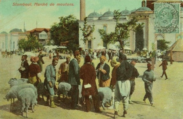 Yani bir bakıma bayramlaşma resmen yasaklanmıştı. Bu da Osmanlı yönetiminin artık geleneksel (kadim) saray adetlerinden vazgeçmeye başladığı anlamına geliyordu.