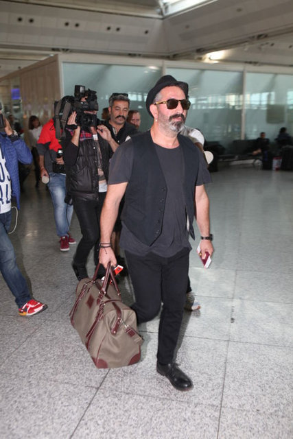 Cem Yılmaz, 4-12 Ekim arasında stand-up gösterisini sahneleyeceği Amerika'ya uçtu.  -