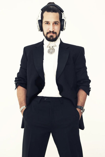 -  - DOĞUKAN MANÇO - Bugün bayram, erken kalkın çocuklar... İyi bayramlar dilerim.