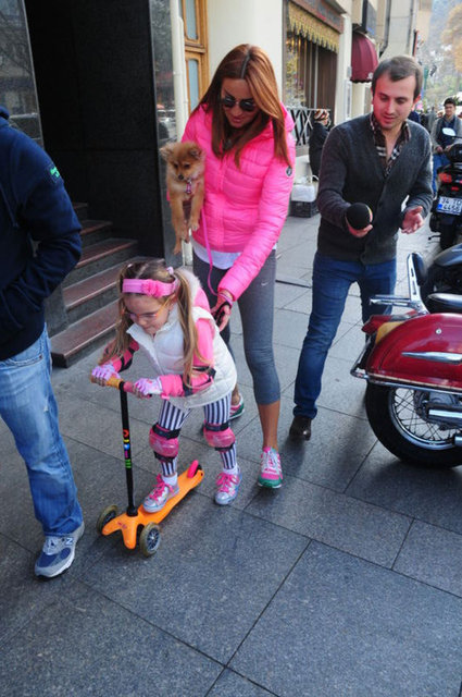 - Pınar Altuğ şunları söyledi: "Kızım yanımdayken artık hiçbir şekilde dışarıda fotoğraf çektirmiyorum.