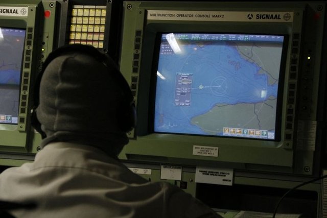 Hücumbotlar, 40 knot (72 kilometre-hız) süratle 512 hedefi aynı anda takip edebilme imkanına sahip.