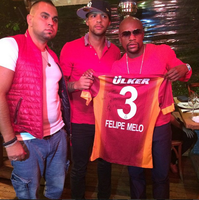 Dünyanın en çok kazanan sporcusu, geçtiğimiz günlerde Türkiye'ye gelmiş, soluğu Galatasaraylı Felipe Melo'nun yanında almıştı.