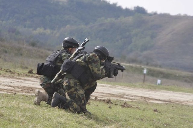 örtülü veya açık askeri operasyonlarda veya askeri eğitim faaliyetlerinde bu tip özel şirketler görevlendiriliyor. -  - DHA