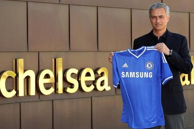 -  - Takvimler Haziran 2013'ü gösterdiğinde Mourinho için bir kez daha adres Londra oldu. Chelsea'nin başına bir kez daha geçen Portekizli menajer, ilk sezonunu kupasız tamamladı.