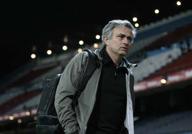 Zlatan-Eto takası hakkında'' Sadece aptal bir antrenör İbrahimoviç'i kaybettiği için üzgün olmadığını söyleyebilir ancak onun yerine gelen oyuncuyu beğenmemek de yalnızca aptal birinin söyleyebileceği bir şey" dedi. -