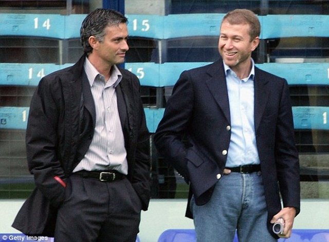 Ligi ertesi yıl da rakiplerine kaptırmayan Mourinho, Chelsea'deki ilk dönemini bir Federasyon Kupası ve 2 Lig Kupası zaferleriyle tamamladı. 3 yılda 6 kupa kazanan Mourinho, Abramovich ile yaşadığı anlaşmazlık sonucunda Chelsea'den ayrıldı.