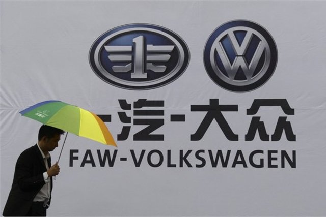 31- Volkswagen. Piyasa değeri 13,7 milyar dolar. Şirket sıralamada piyasa değerini geçen yıla göre en fazla artıran firmalardan oldu.