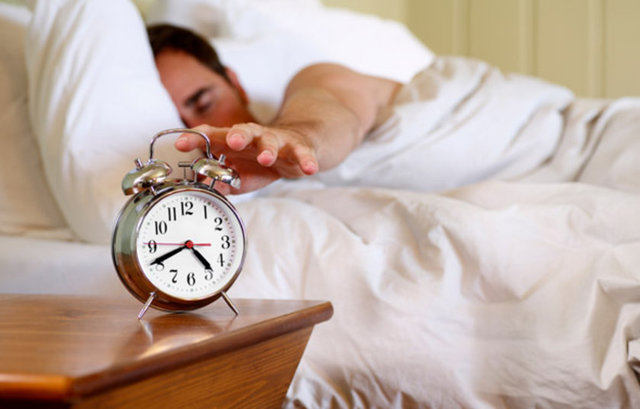 Bu durum, alarm geciktirme düğmesine daha sık basmanıza neden olur.