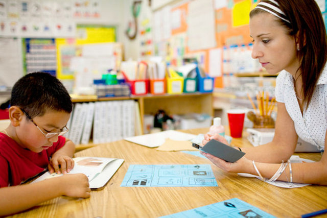 6-Bu akşam öğretmenini çağırsam bana senin hakkında neler anlatırdı?