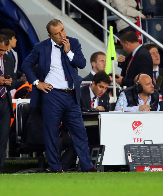 Terim maç sonrası şunları söyledi;  - "İlk yarı şahaneydik, 5-6 pozisyonumuz var. Yakalayınca atmanız lazım. Rakip hiç kaleye gelmeden gol attı. Penaltımız verilmedi. Söylemekten bıktım ama en küçük hatanın cezası santra oluyor."