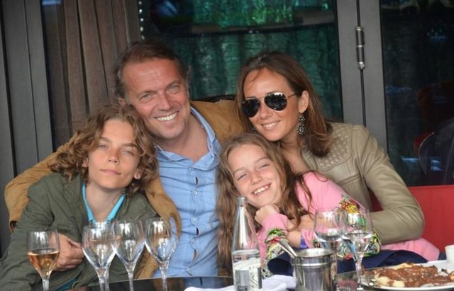 FANNY BLANCHELANDE, RENÇ EMRE, CEM, YASEMİN PARİS UZAN 