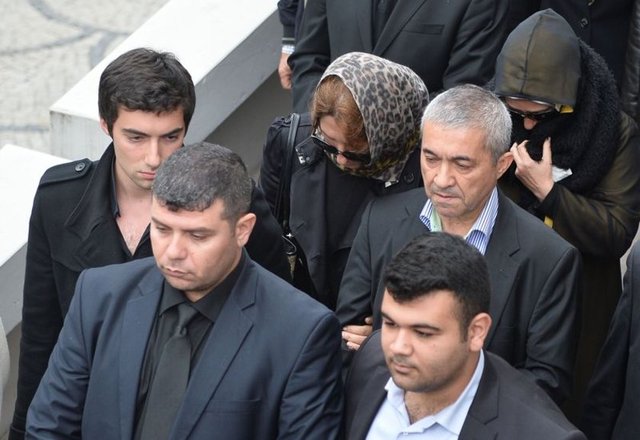 Cem Garipoğlu, Şakirin Camii'nde düzenlenen cenaze töreninden sonra Karacahmet Mezarlığı'nda toprağa verildi