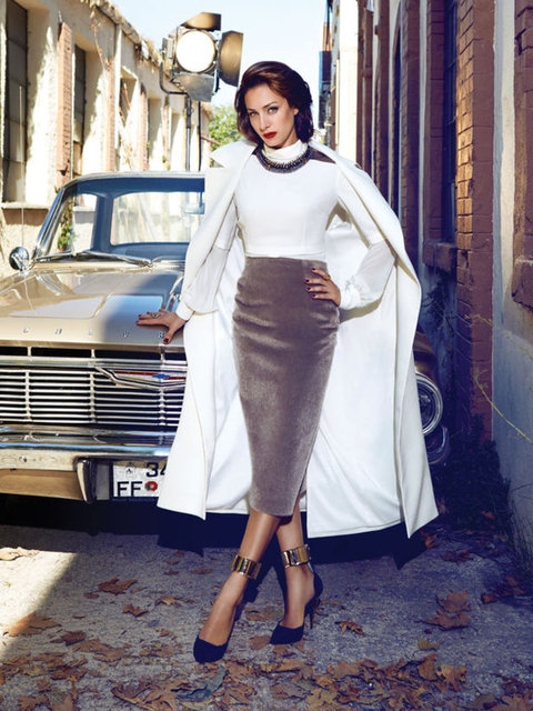 Gitmem gerekti, arkamdakileri vicdanıyla bırakarak gittim. Yıprandığım için değil, beslenmek için gittim. Ayaklarımın peşindeydim. Resim yaptım, dans ettim. Sadece kendimi besledim. Ama artık tamamen yurttayım."