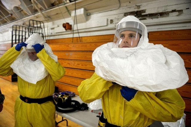 Amerika'nın Liberya'ya Ebola ile mücadele için gönderdiği ordu mensupları, görev için eğitim alıyor.
