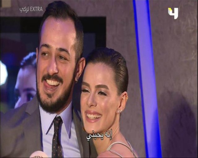 Zeynep Özek'in uydu aracılığı ile yayın yapan MBC4 kanalı için hazırladığı 'Turki Ekstra' programında 'Karışık Kaset' filminin ekibi ile yapılan röportajlar yayınlandı.