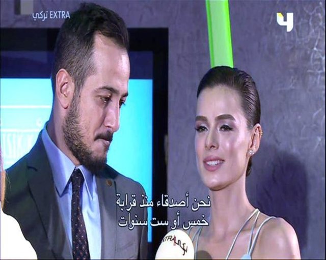 Oyuncu Sarp Apak, unutamadığı eski eserlerden 'Benim şarkım' dediği Tarkan'ın 'Kış Güneşi'ni gösterebileceğini anlattı.