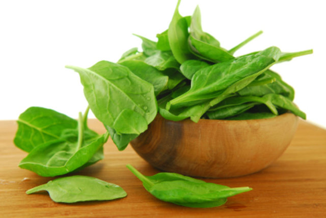 Ispanağın içindeki lutein, size makular dejenerasyona karşı koruma sağlar.