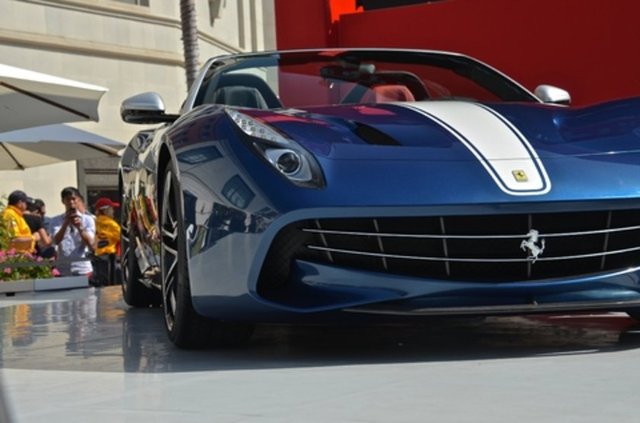 Sıfırdan 100 kilometreye 3.1 saniyede çıkabilme özelliğine sahip olan arkadan çekişli F60 modelinin fiyatı açıklanmazken, araçtan Ferrari müşterilerine özel olarak sadece 10 adet üretilmesinin planlandığı belirtildi.