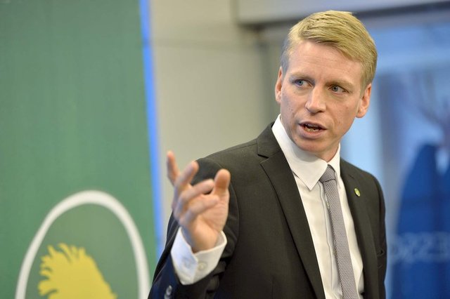 Ekonomi Bakanı Per Bolund.