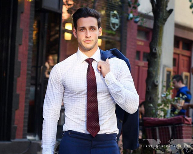 Sosyal medyanın son bombası Dr. Mike!  New York'ta asistan olarak çalışan Dr. Mike'ın Instagram kullanıcıları tarafından keşfedilmesi onu yeni fenomen yaptı.  -