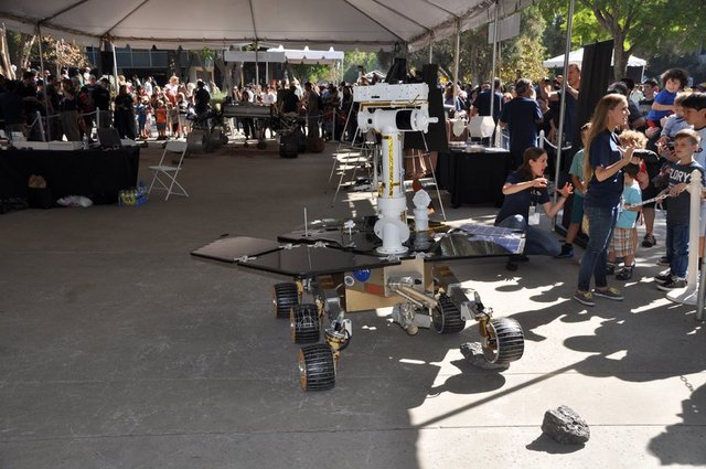 NASA kapılarını halka açtı - Dünyanın en çok merak ettiği yer kapısını halka açtı.