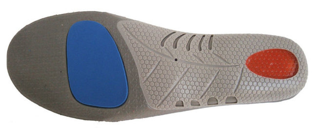 Ayakkabı Astarı: Spor ürünleri üreten firmalar, astronot giysilerindeki gelişmeleri kendi ürünlerinde kullanarak, daha hafif ve hava alabilen ayakkabılar üretiyor. -