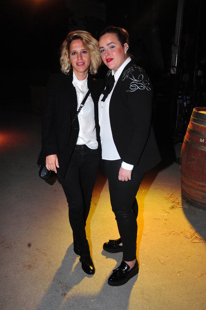 MERVE HASMAN, ÖZGE ÖZBAYRAKCI 