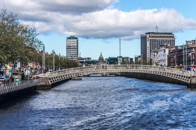 İrlanda 52270 dolar