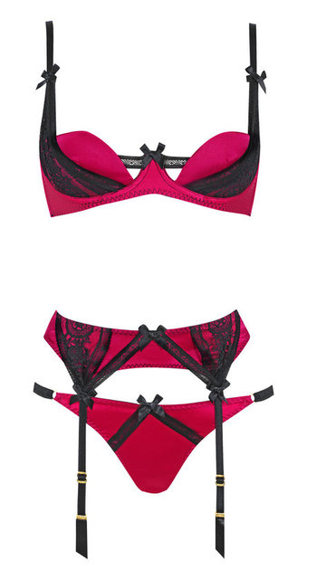 Renk tavsiyesi: Kırmızı tonları Akreplerin içindeki mistik güçleri açığa çıkarır. (Agent Provocateur – Dolley üst: 275TL Jartiyer: 275TL alt: 215TL)