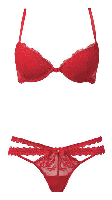 Bütün gözleri üstünüze çekmek için kırmızı giyin. -  (intimissimi alt:42,5TL üst: 95 TL)