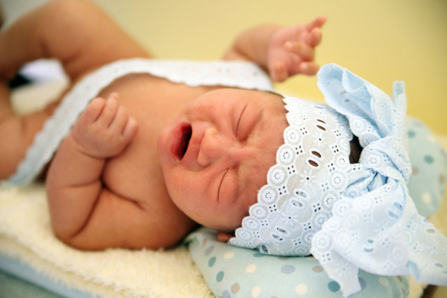 2 DAKİKA: Ağlamanın ardından 1 dakikalık bir dinlenme fazına geçiyorlar. Araştırmacılar bu sessizlik fazının bebekleri olası tehlikelerden korumaya hizmet ettiğini düşünüyor.