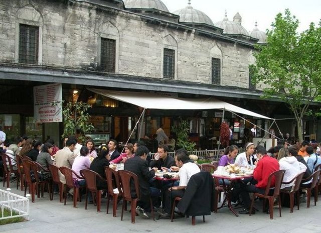 3. Süleymaniye'de kuru fasulye yemek.