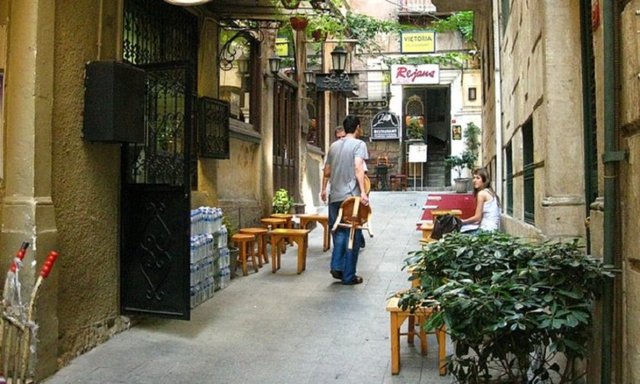 31. Beyoğlu'nda Türk kahvesi içmek.