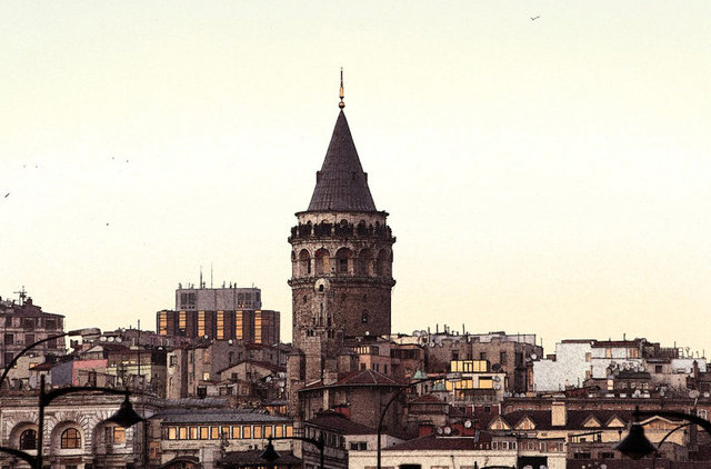 32. Galata Kulesi'nden şehri seyretmek.