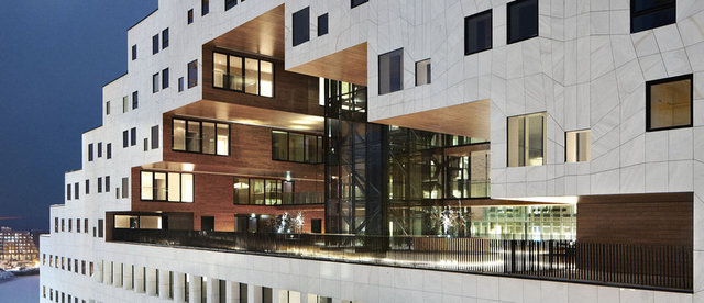En İyi Site (Norveç) - A-Lab'den The Carve:  Bu dizayn Oslo'nun yeşil alanları arttırmaya yönelik projesi Barcode Plan ve şehrin yeni iş merkezi olması beklenen Central Business District projelerinin bir parçası olarak tasarlandı.