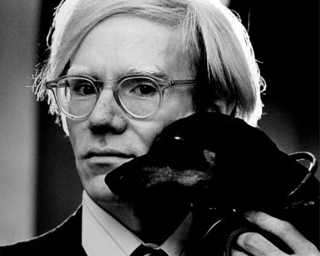 9. Andy Warhol - Bazı dergiler ve bir şişe Estee Lauder parfüm