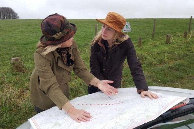 "Oldukça sık sipariş alıyoruz—bizden hava talebinde bulunan müşterilerimiz kendi bölgelerindeki hava şartlarıyla ciddi sorunlar yaşayan insanlar. Bazen bir dağın tepesinden bazen de bir vadinin dibinden havayı yakalamış oluyoruz." diyor.