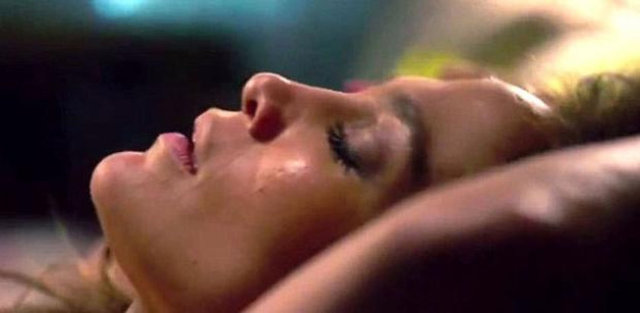 'The Boy Next Door' filminde Jennifer Lopez  ile sevişme sahneleri dikkat çeken Ryan Guzman rol arkadaşı hakkında içini döktü.