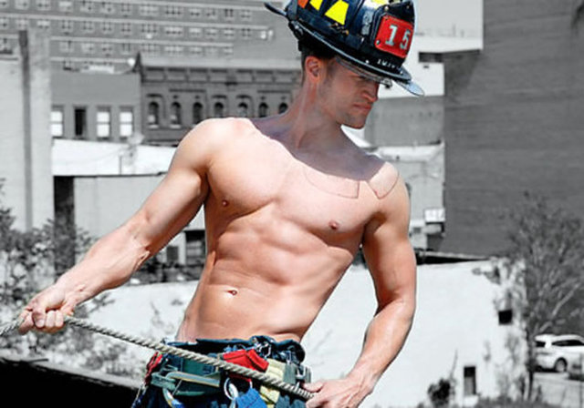 Üstüne üstlük bir de yakışıklıysa...