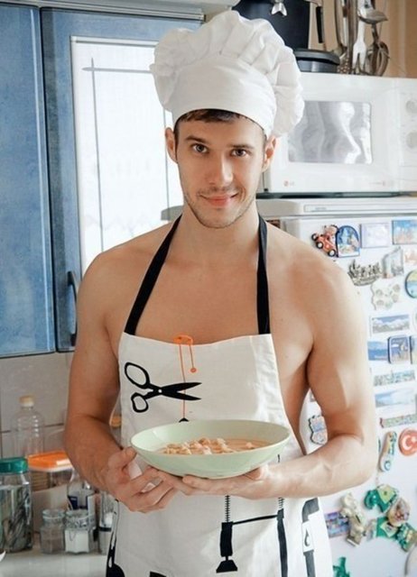 Aşçı erkekler: Yemek yapabilme yeteneğinin kadınlar üzerinde inkar edilemez bir etkisi vardır. Mutfakta ne yaptığını bilen bir erkek bir kadını kolayca etkileyebilir.