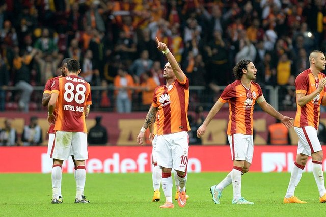 -Sneijder'ın vurduğu yerden taksi tutsam 10 TL hesap çıkar