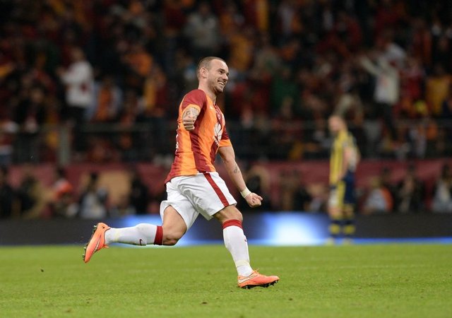 Galatasaray, Sneijder'in gol attığı 19 maçta, 18 galibiyet 1 berberlik aldı.