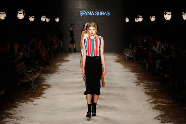 Şeyma Subaşı, Sonbahar/Kış 2014-15 koleksiyonunu 1960'lar 70'ler ve - son yılların ünlü rus güzeli, stil ikonu Elena Perminova'nın - "habitually chic/alışılmış şık" stilinden ilham alarak - hazırladı.